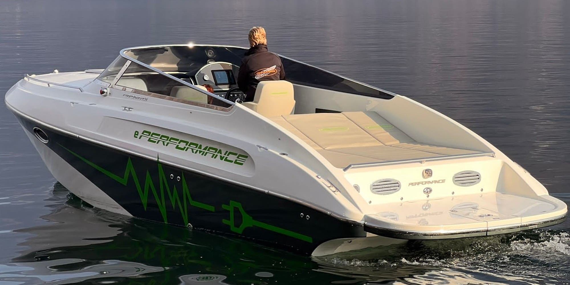 Performance e — high end electric boat powered by evoy - Efficiency e801-- High-End Electric Watercraft Powered By Evoy