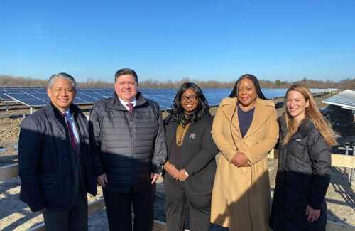 Gov pritzker celebrates northern illinoiss th community solar project - Gov. Pritzker commemorates north Illinois's 100th area solar task