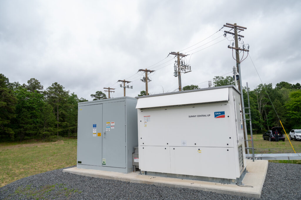 Comparing central vs string inverters for utility scale pv projects — - Evaluating Central vs String Inverters for Utility-Scale PV Tasks — Mayfield Renewables Comparing central vs string inverters for utility scale pv projects — - Evaluating Central vs String Inverters for Utility-Scale PV Tasks — Mayfield Renewables